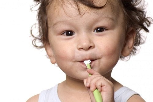 Có nên cho trẻ niềng răng? 3