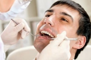 Nhổ răng hạn chế chấn thương trong chỉnh nha