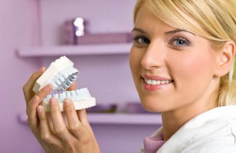 Chi phí răng sứ cercon HT bao nhiêu ?