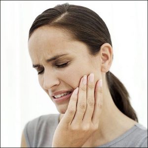 Nhổ răng khôn số 8 an toàn - Niềng răng không mắc cài